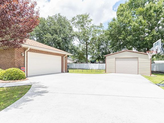 4th image of 2744 Lake Dr