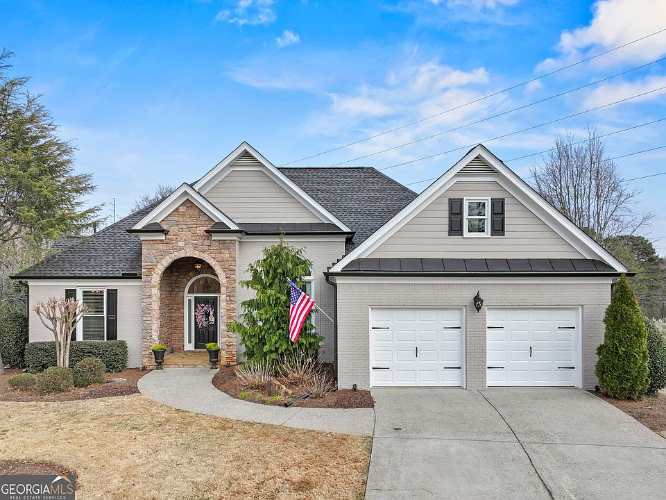 1st image of 1015 Chippewa Oak Dr