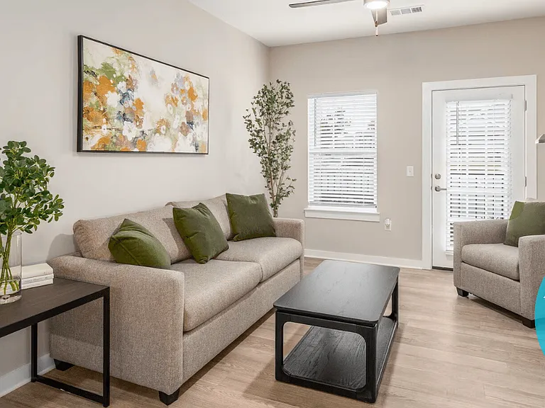 Edgewood Place — Photo 1