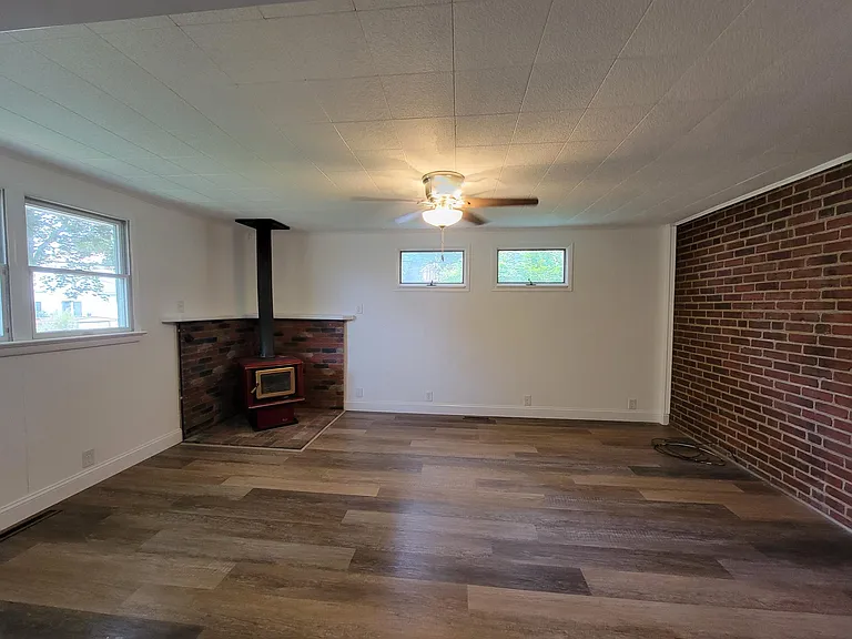 Bedroom/family room