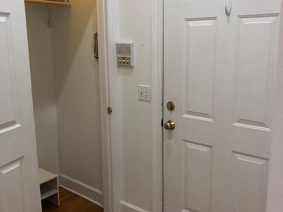 4th image of 1222 N Hoyne Ave #1R