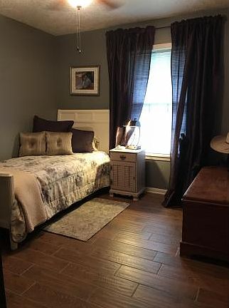 3rd image of 411 Arbor Oak Dr