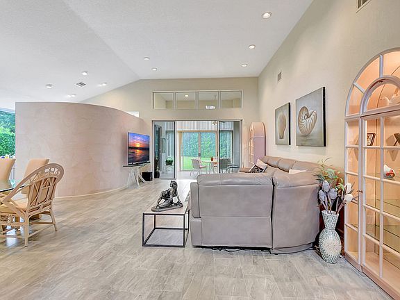 5th image of 6290 Evian Place