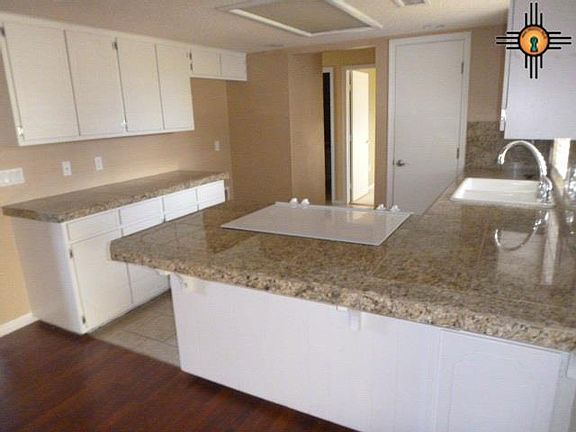 3rd image of 301 Chanticleer Pl