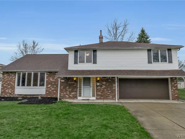 1 Idlebrook Ct, Lancaster, NY 14086