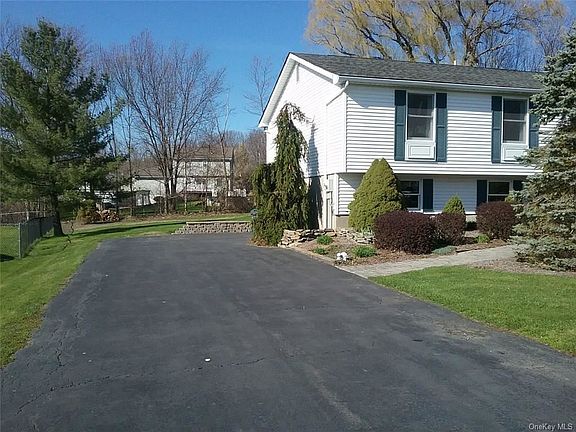 2nd image of 15 Maplewood Dr