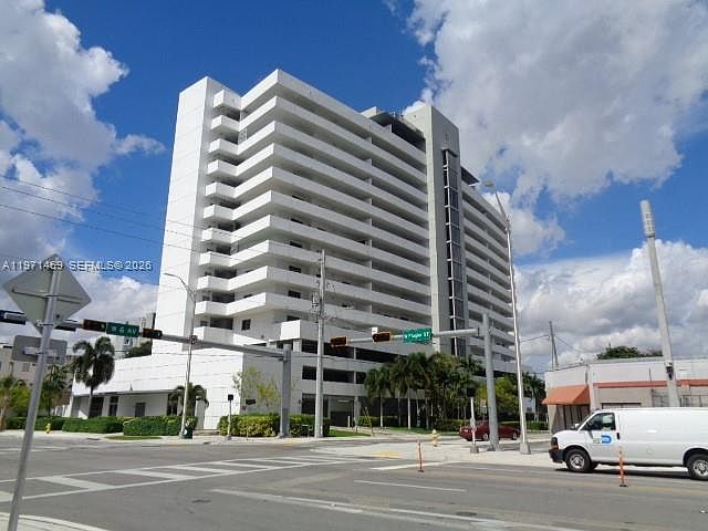 1st image of 36 NW 6th Ave APT 608