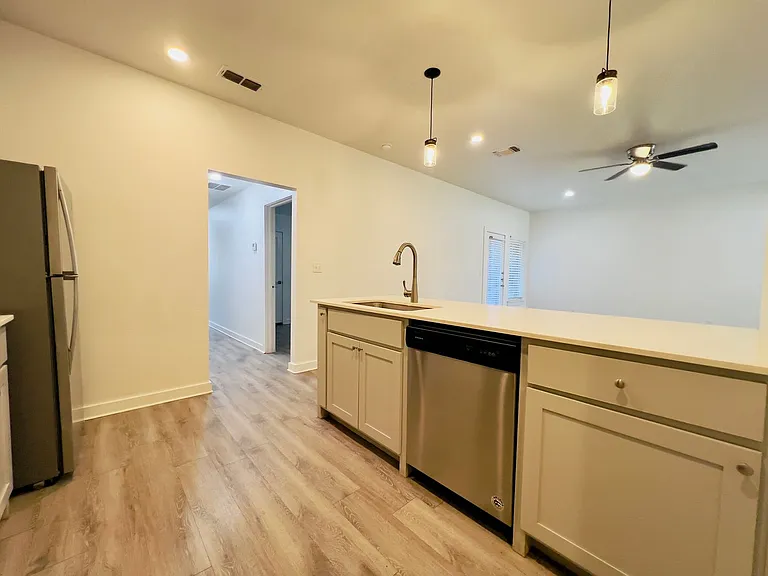 5726 Lehigh St — Photo 11