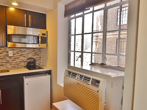 4th image of 45 Tudor City Pl APT 1816