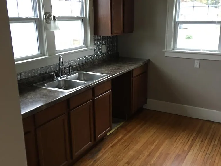 1511 N Jackson St — Photo 2