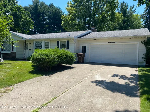 3931 Berry Ridge Dr, Holt, MI 48842