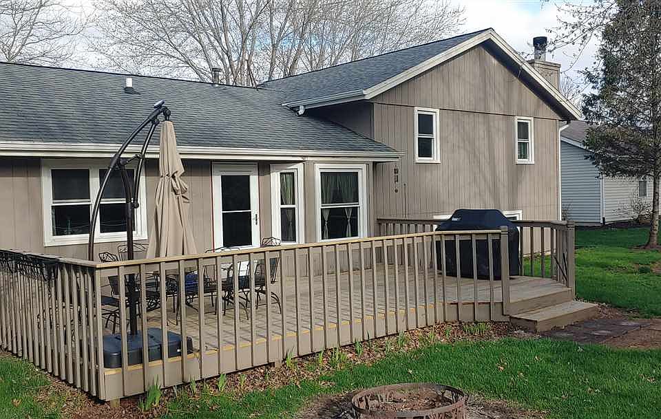2nd image of 413 Staffordshire Dr NE