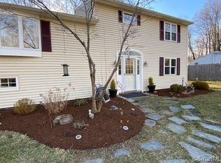 1694 Long Hill Rd, Guilford, CT 06437