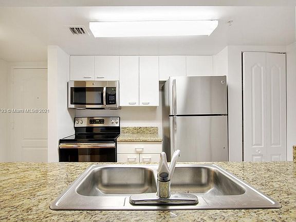 2nd image of 1751 N Bayshore Dr #24F