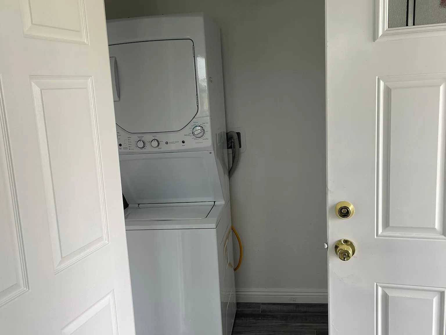 1 bed, 500 sqft, $1,900 — Photo 2