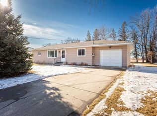 413 1st St N, Hoffman, MN 56339