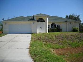 2nd image of 1319 SW 36th Ter