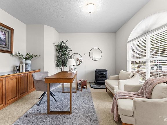 4th image of 716 Kodiak Dr