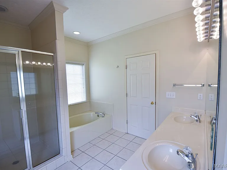 1691 Rambling Brook Ln — Photo 36