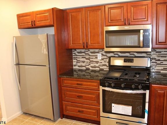 4th image of 14 Durand Pl Floor 2