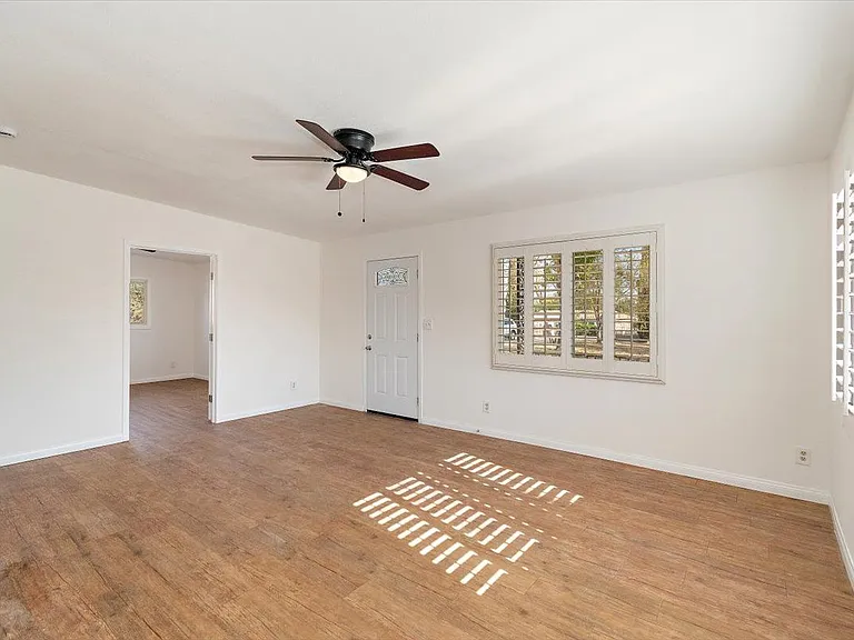 4270 Woodward Ave — Photo 4