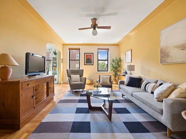 30 Ocean Pkwy APT 5H, Brooklyn, NY 11218