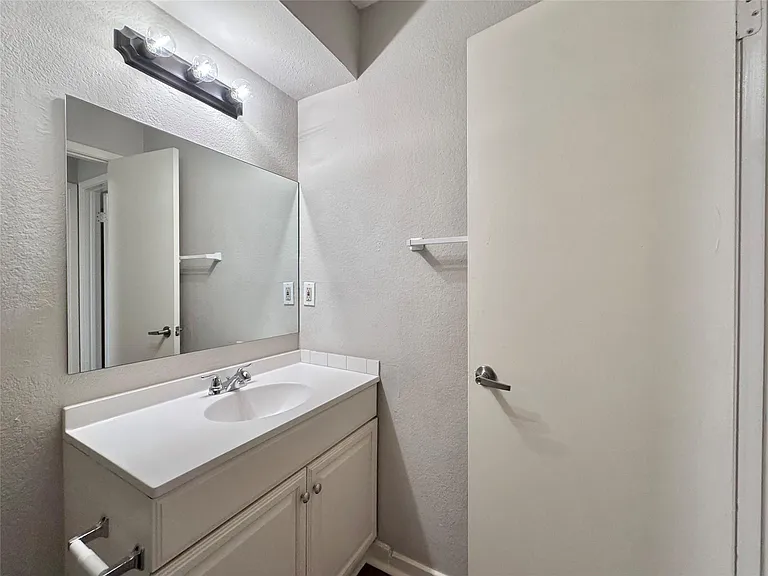 2110 Blue Meadow Dr #A — Photo 25