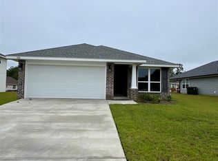 924 Rustling Pines Rd #17B, Cantonment, FL 32533