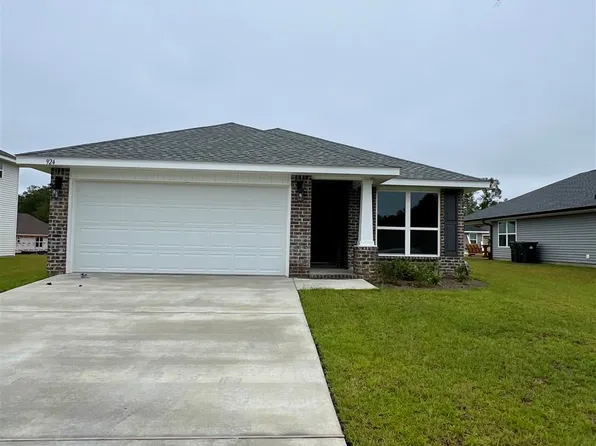 924 Rustling Pines Rd #17B, Cantonment, FL 32533