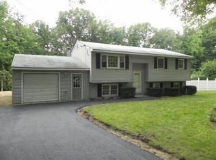 3 Hunter Dr, Raymond, NH 03077