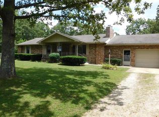 25126 Ranch Dr, Lebanon, MO 65536