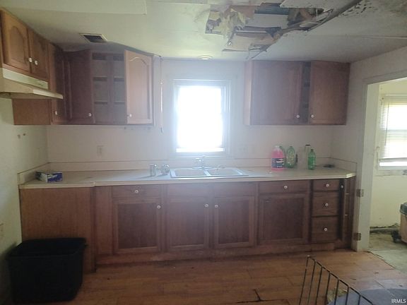 3rd image of 2716 S Villa Dr