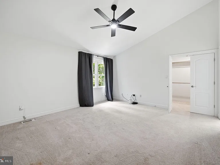 5610 Cavalier Woods Ln — Photo 27