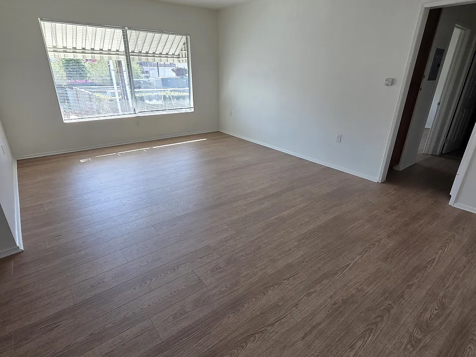 529 N Alfred St #6