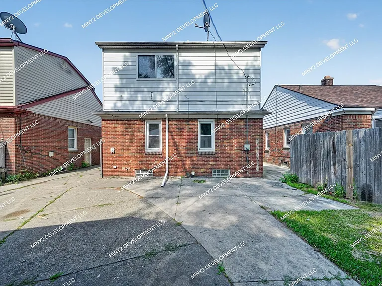 16836 Rutherford St — Photo 31