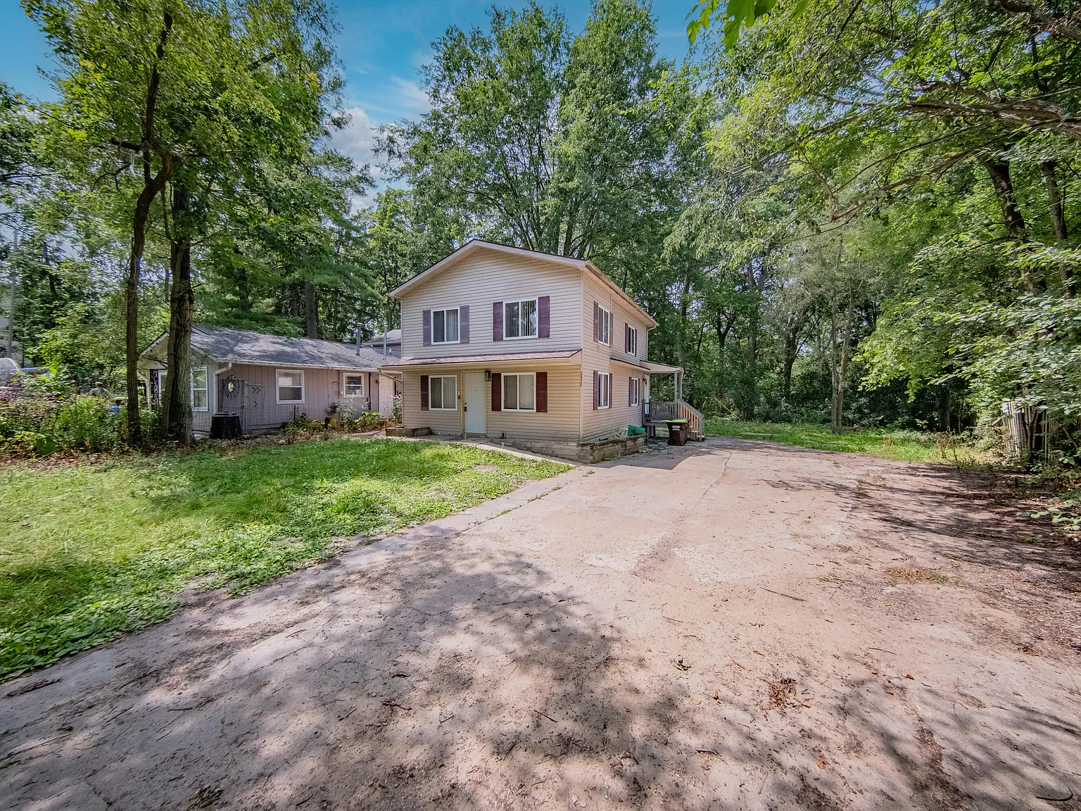 3 bed, 1.0 bath, 704 sqft, $1,500 — Photo 2