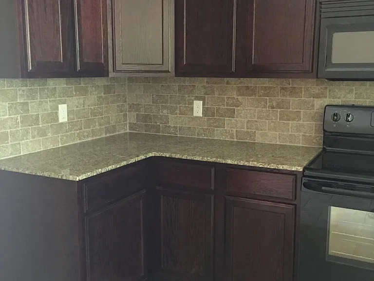 3204 Amberwood Ave — Photo 6