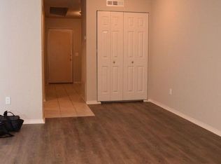 1030 W Rochier St #7, Fayetteville, AR 72701