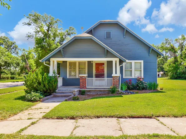 200 S Sedgwick Ave, Burrton, KS 67020