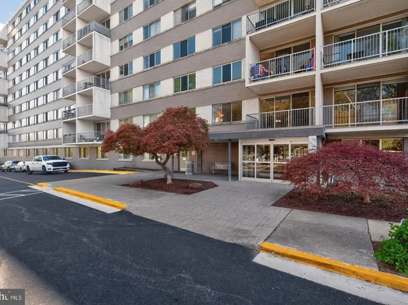 4977 Battery Ln #1-119, Bethesda, MD 20814