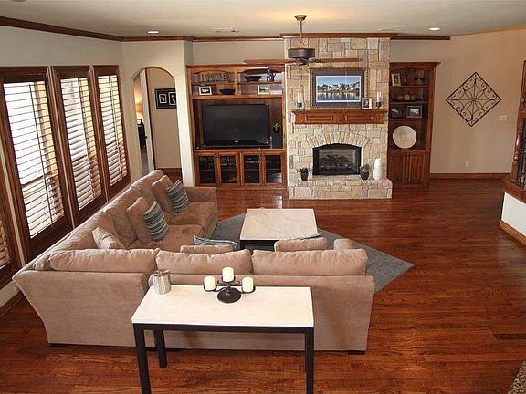 4th image of 216 Harper Ct