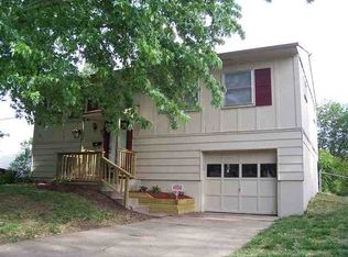 909 SE 35th Ter, Topeka, KS 66605