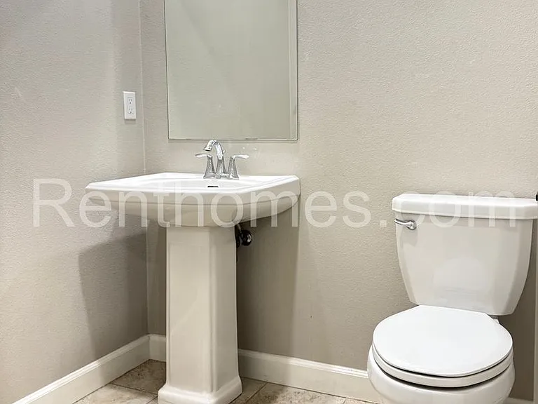 11007 Evelyn Way — Photo 13