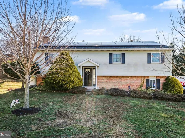 6 Autumn Dr, Dillsburg, PA 17019