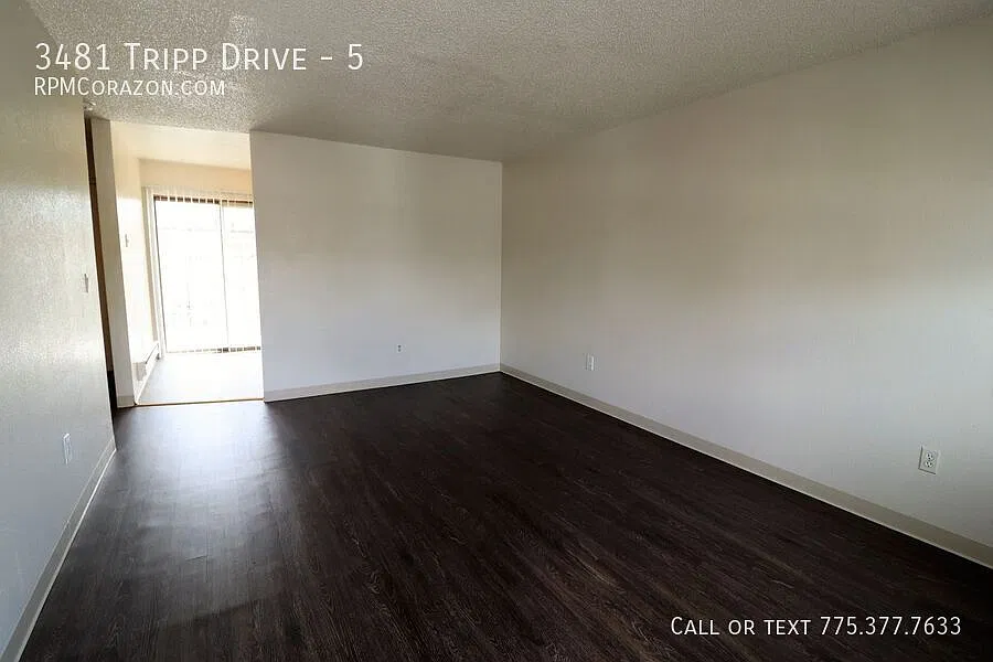Upstairs 1 Bedroom, 1 Bathroom Apartment Close to UNR... — Photo 2