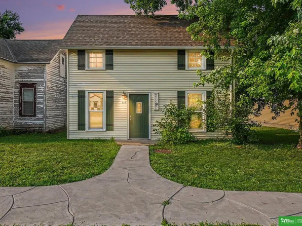 215 W Main St, Cedar Bluffs, NE 68015