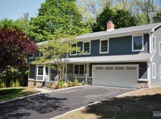 785 Arrow Ln, Ridgewood, NJ 07450