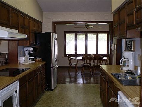 Kitchen Area with Breakfast Room
