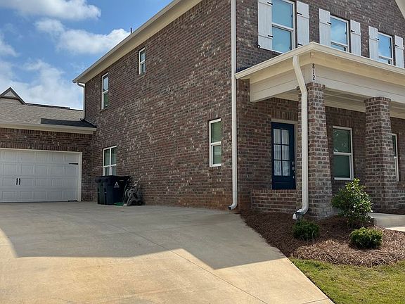 2nd image of 812 Clear Spring Dr