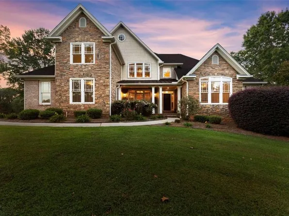 526 Orchard Dr, Clarkesville, GA 30523